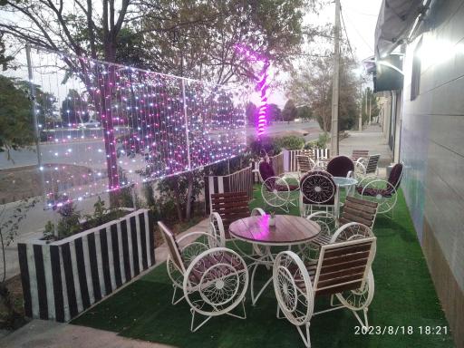 عکس کافه بنفش 