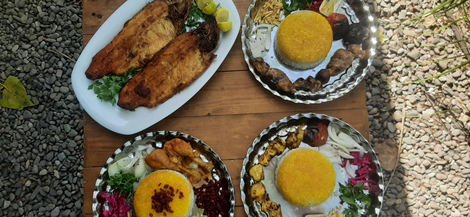 عکس سفره خانه سنتی عطر سیب