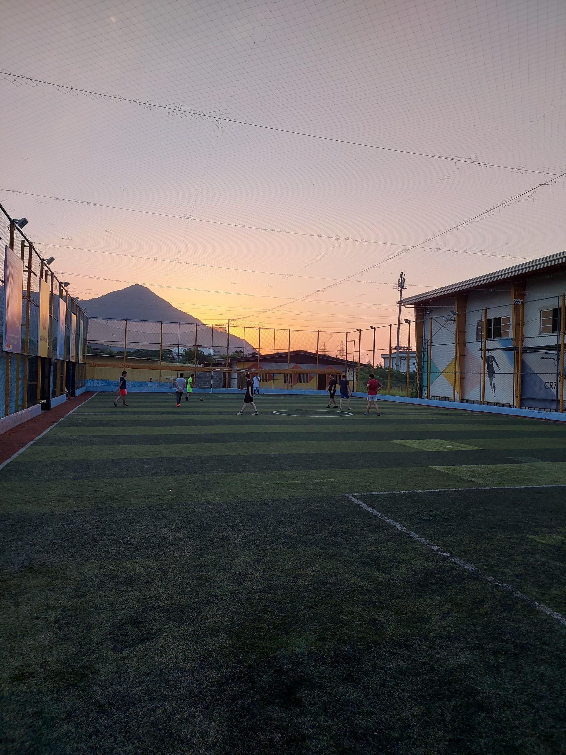 عکس چمن مصنوعی رامسر (ورزشگاه سردار همدانی)