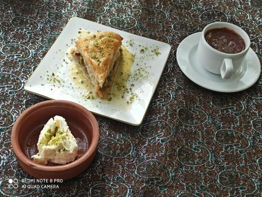 باقلوا وکونفه اوزل