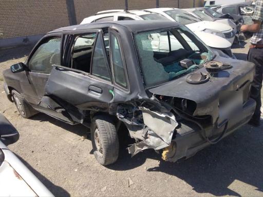 عکس شیشه اتومبیل علیزاده