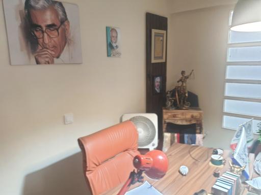عکس دفتر حقوقی وکیل دادگستری آقای وحید اسمخانی