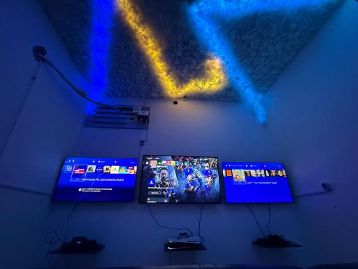 عکس گیم سنتر طلایی