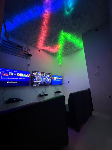 عکس گیم سنتر طلایی