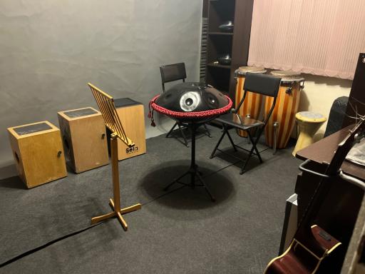 عکس آموزشگاه گالری سرزمین هنر