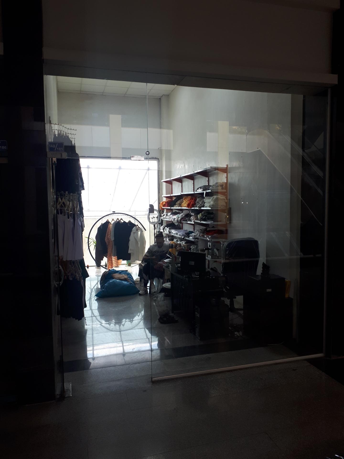 عکس فروشگاه تیشاک