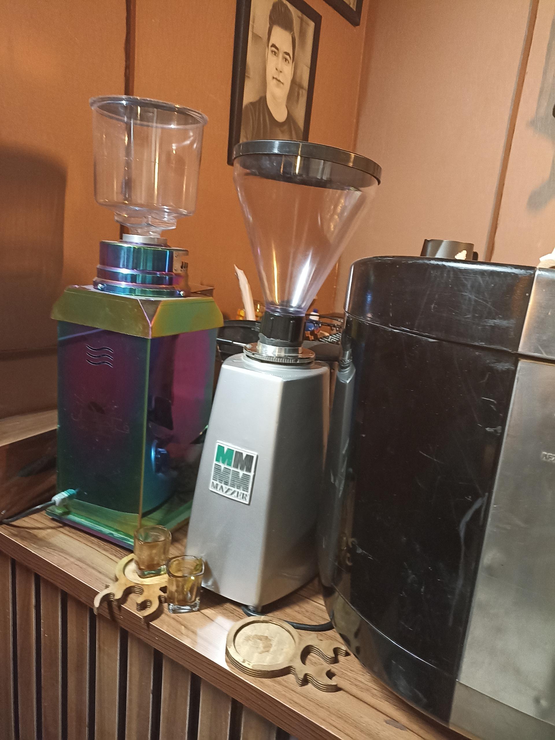 عکس کافه دارچین 