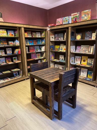 عکس کافه کتاب دانشجو