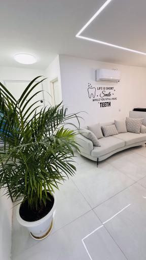 عکس دندانپزشکی دکتر زینب آبسالان 