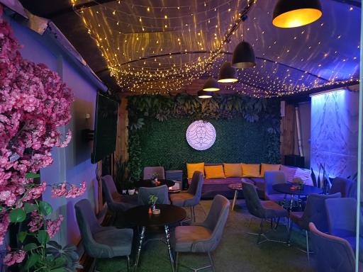 عکس کافه حیات مخصوص بانوان