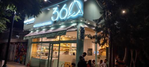 کافه بیکری ۳۶۰