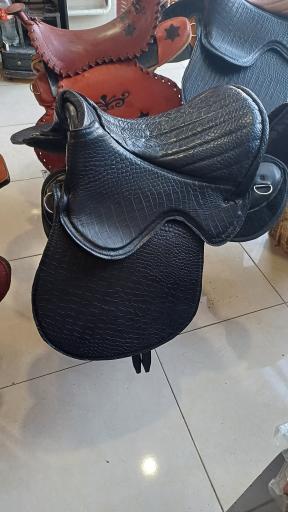 لوازم سوارکاری تندر