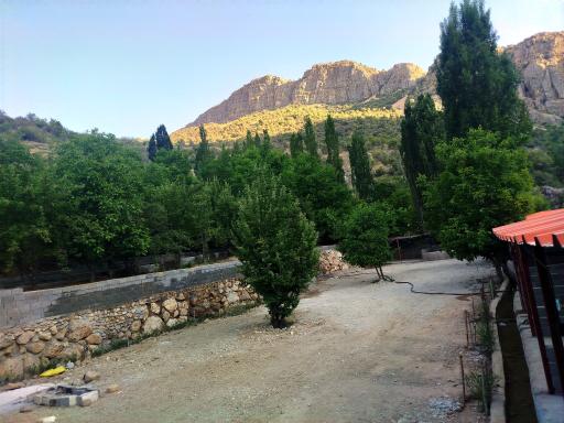 عکس باغ اقامتگاه سرچشمه تیزاب