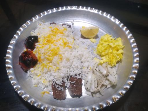 عکس باغ رستوران شبهای لرستان