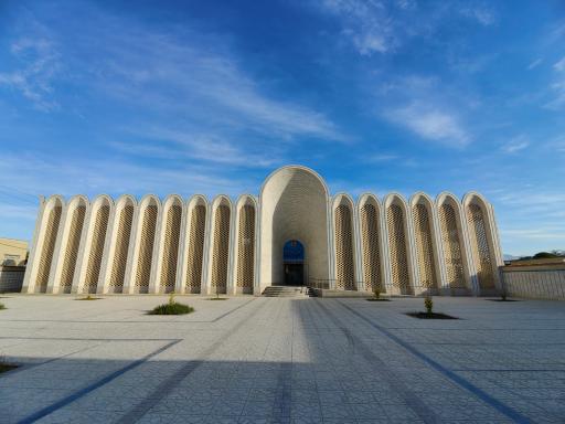 عکس مجتمع آموزشی و پژوهشی دکتر ایرج عبدالله پور