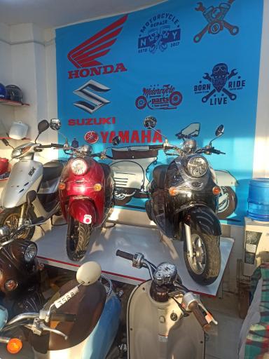 عکس فروشگاه موتورسیکلت