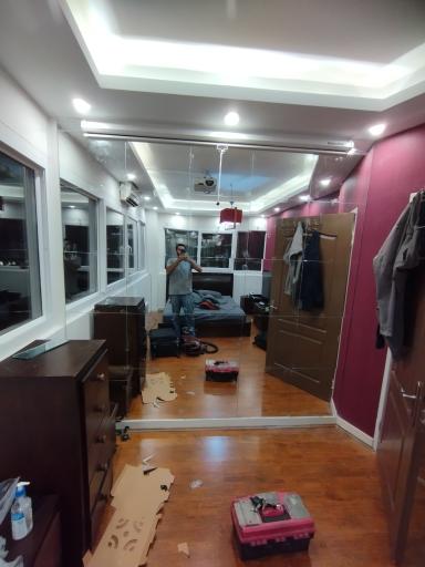 عکس خدمات شیشه و توری مهری