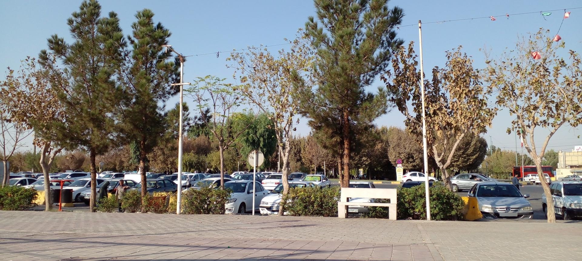 عکس میدان انتظار