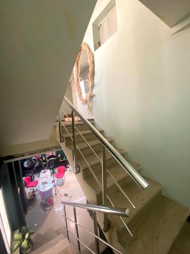 عکس سالن زیبایی سما کریمی