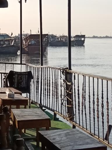 عکس رستوران ساحلی