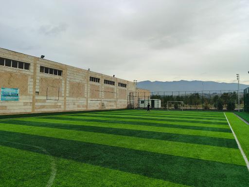 عکس زمین چمن شهرک دانشگاه 