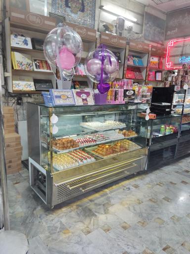 عکس شیرینی سرای کاوش تبریزی