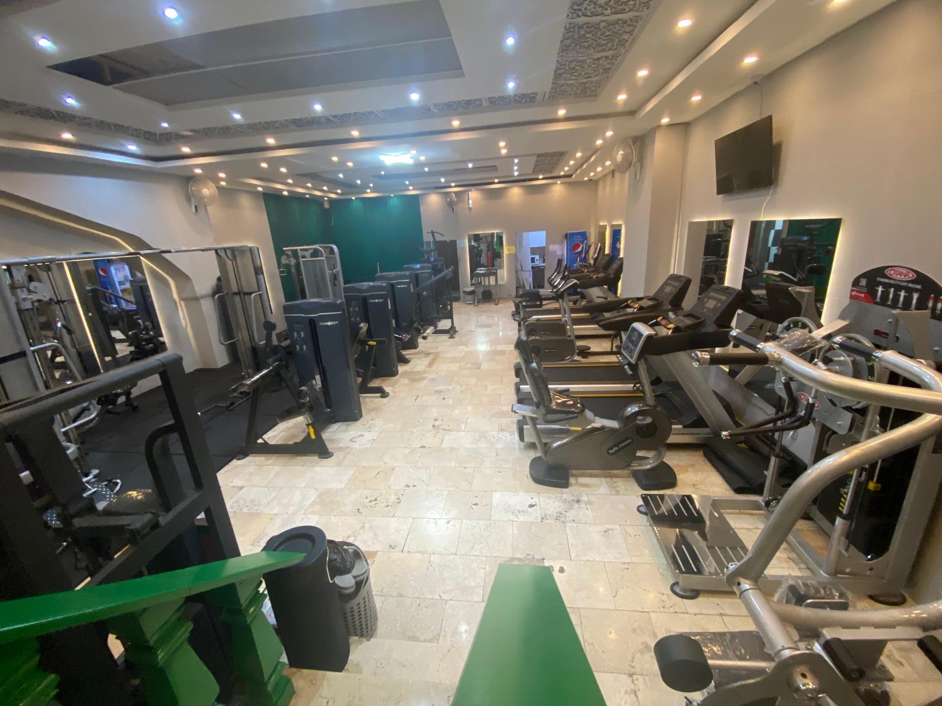 عکس باشگاه بدنسازي فرشاد