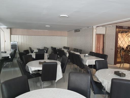 عکس رستوران چشمه مجنون