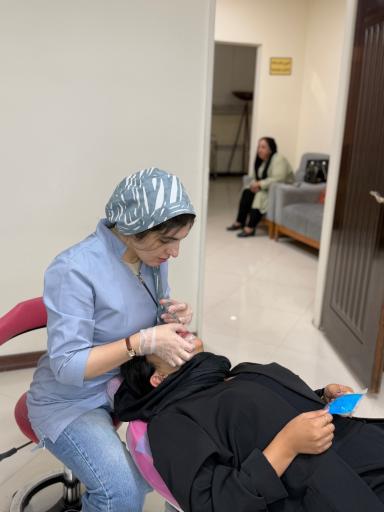 عکس دکتر الهام ثابت