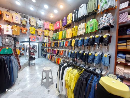 عکس فروشگاه بزرگ داداشیا