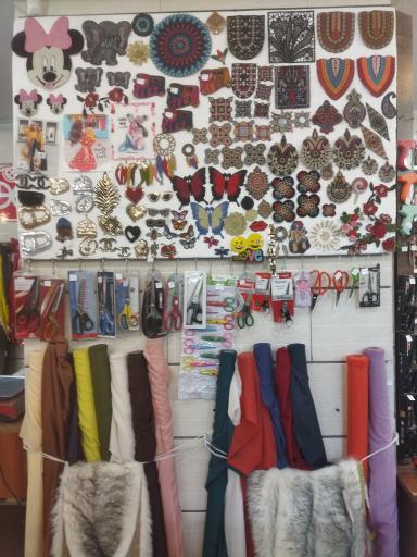 عکس فروشگاه پارچه و خرازی هومن دکمه
