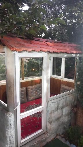 عکس باغچه رستوران فانوس 