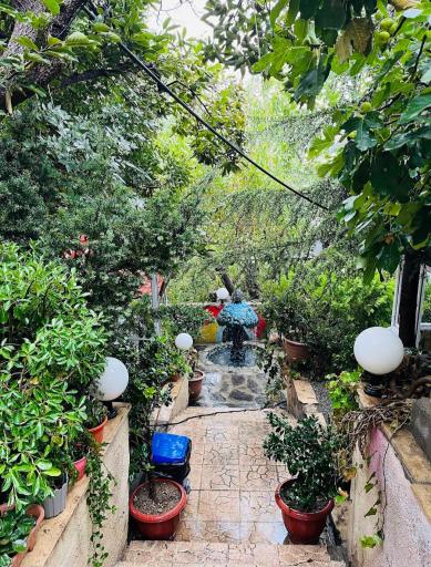 عکس باغچه رستوران فانوس 