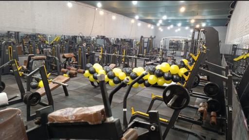 عکس باشگاه بدن سازی آرسام