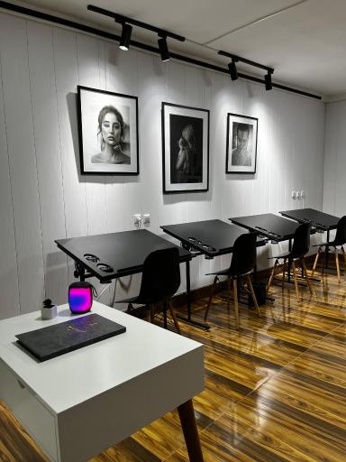 عکس آموزشگاه هنری راضیه کاظمی