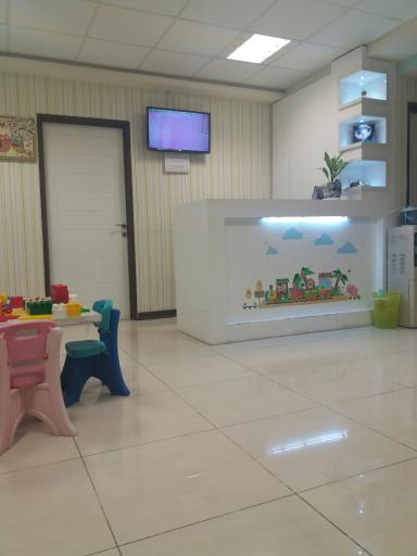 عکس ساختمان پزشکان سپید