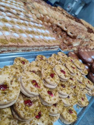 عکس شیرینی سناتور