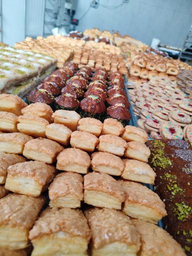 عکس شیرینی سناتور