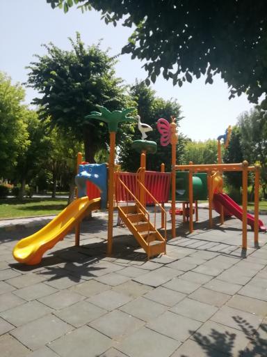 عکس زمین بازی کودک