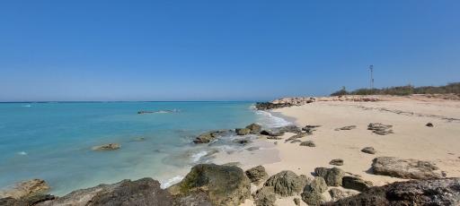 عکس جزیره خارکو