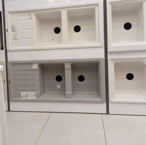 عکس کلینیک ساختمانی معمر