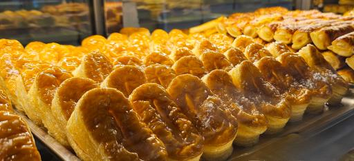 عکس شیرینی سرای آوین