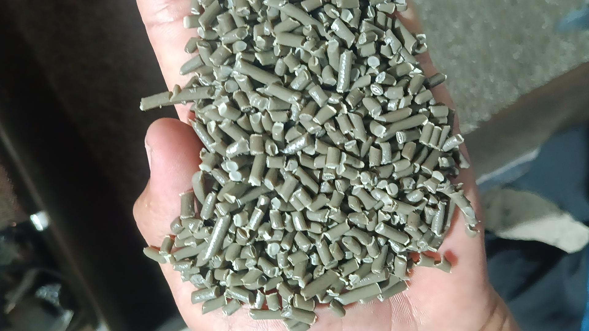 عکس آریانا پلاستیک (تولید کننده انواع مواد گرانولی پلاستیک)