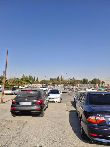 عکس پارکینگ شبانه روزی میدان آزادی