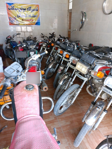 عکس تعمیرگاه موتور سیکلت استاد کورش 