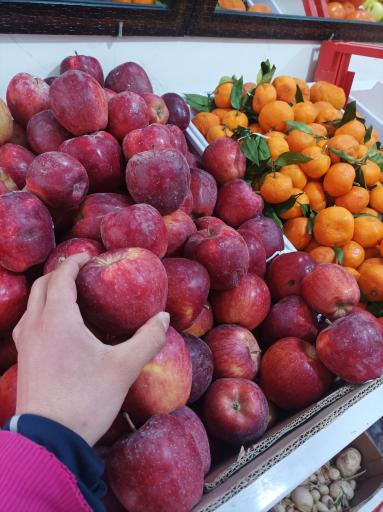 عکس میوه فروشی چهار فصل عمو محمد