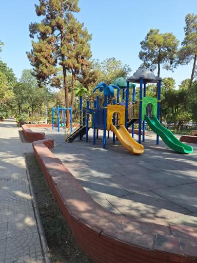 عکس زمین بازی کودکان