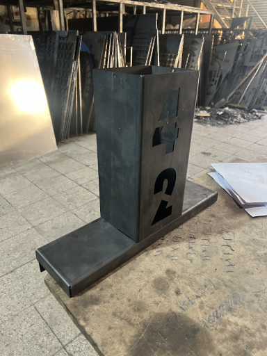 عکس لیزر فلزات جهانگیری 