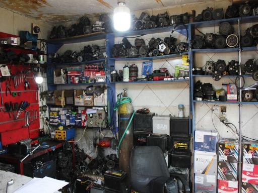 عکس تعمیرگاه و یدک کش فرازمند