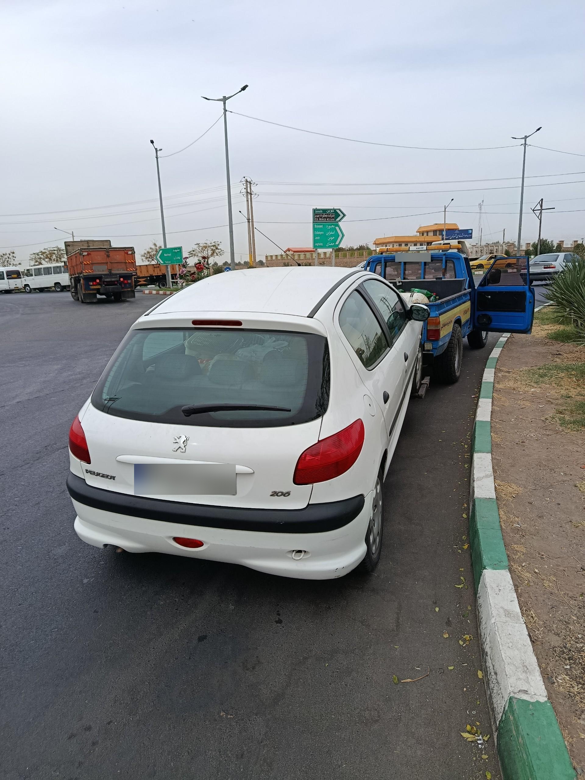 عکس تعمیرگاه و یدک کش فرازمند